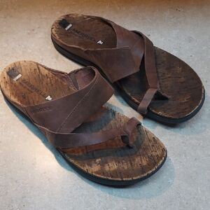 Merrell Women’s Brown Leather Cross-Strap Flip Sandals